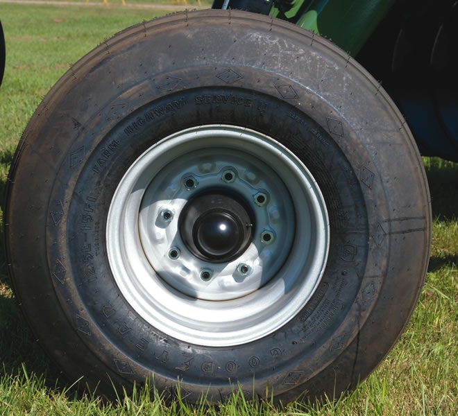 Offset disc tires