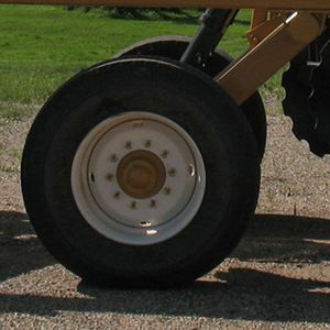 Y2000_truck tires